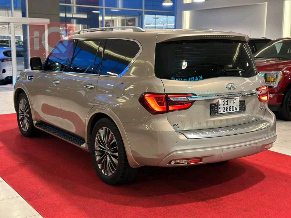 Infiniti QX80